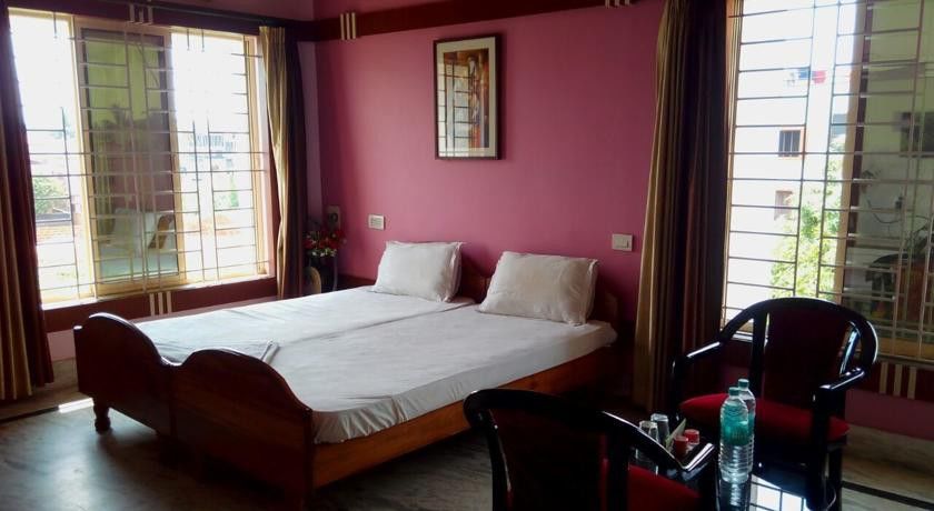 Hotel Avion Inn Ахмедабад Екстериор снимка